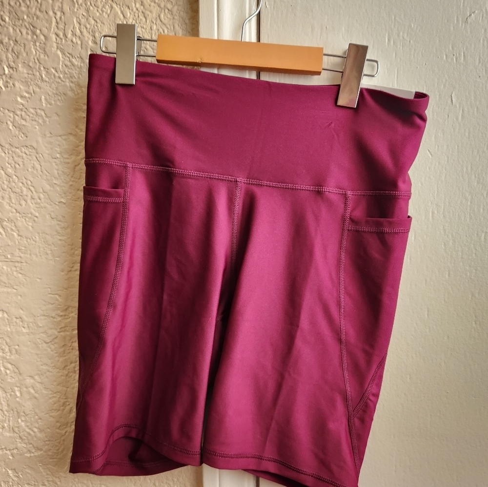 Old Navy - Powersoft Bike Short